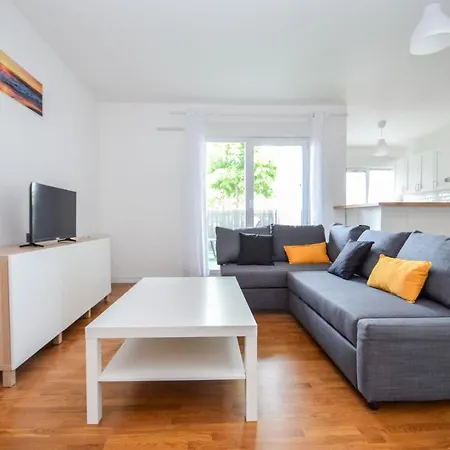 Lägenhet Superbe Appartement Refait A Neuf Avec Balcon Et Parking Proche Paris *